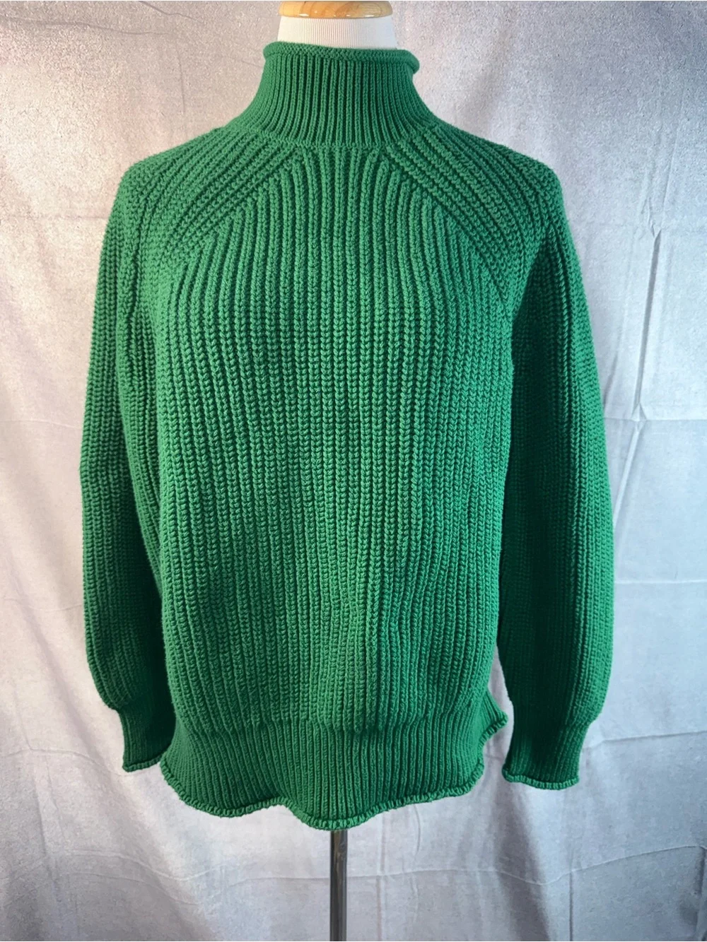 2286-J. Crew Women's Emerald Green Ribbed Turtleneck Sweater